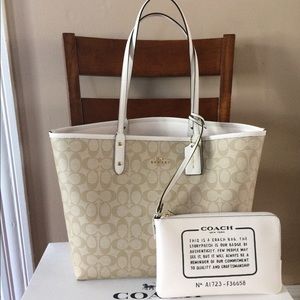 Reversible Coach tote bag